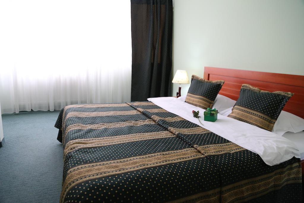 Hotel Apollonia Приштина Номер фото