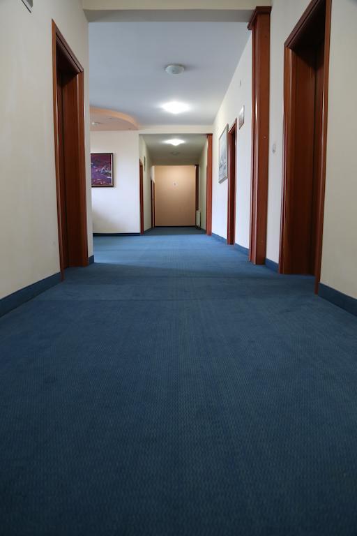 Hotel Apollonia Приштина Экстерьер фото